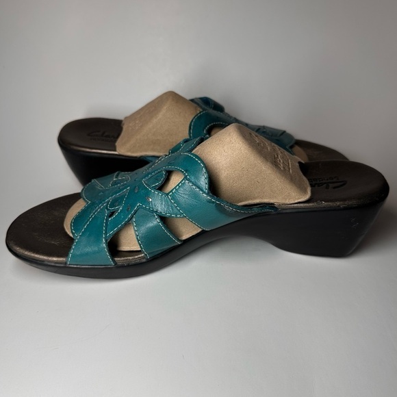 Clarks Bendable Women Sandals Wedge Slip On Floral Strappy Leather 9.5 Teal Blue - Picture 11 of 13